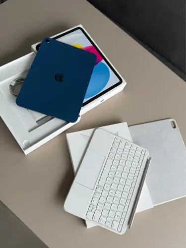 Magic Keyboard Folio para iPad (10ª geração)
