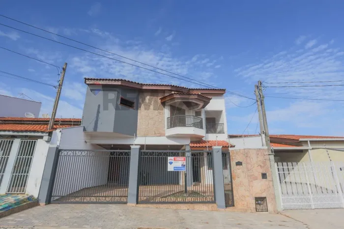 Sobrado à VENDA - 4 dormitórios - 2 suítes - 360m2 AC - Central Parque em Sorocaba