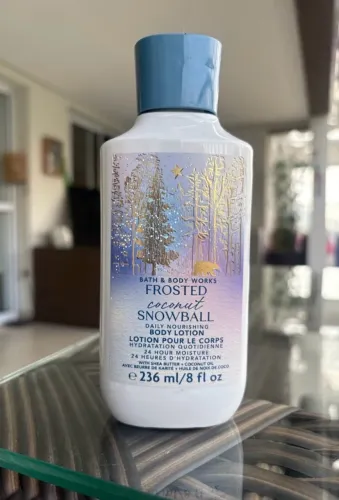 loção corporal bath&body works frosted coconut snowball