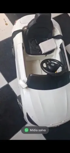 Mini Carrinho Elétrico BMW - Luxo e Diversão (Controle + Carregador)