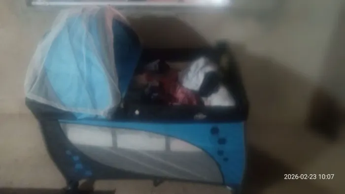 Vendo berço chiqueirinho com trocador e colchão sob medida