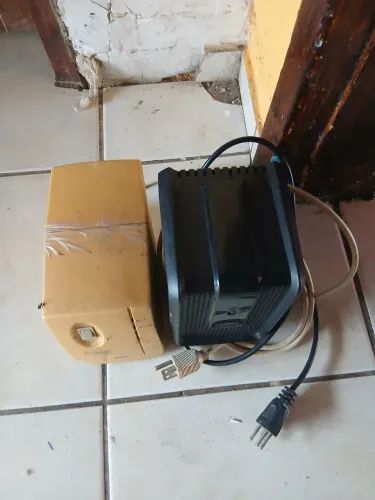 Vendo 2 estabilizador  fala no zap *24