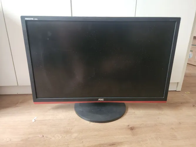 Monitor AOC 24", com hub USB, auto falante e entrada e saída de áudio embutido