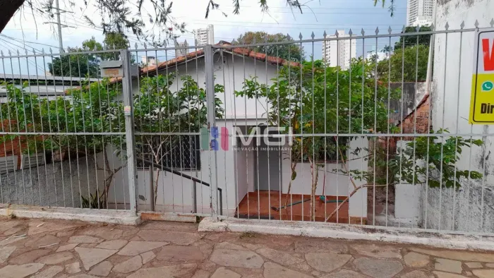 Imóvel para venda possui 351 metros quadrados em Setor dos Funcionários - Goiânia - GO