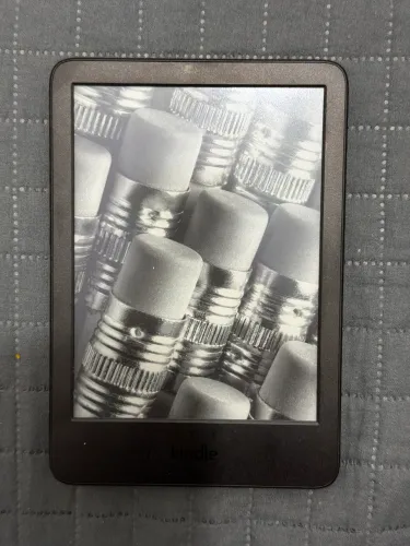 Kindle - 11ª Geração Amazon 6? 16GB 300 ppi + Wi-fi Luz Embutida Preto
