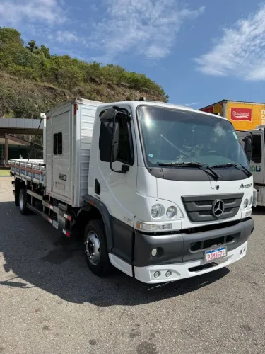 Accelo Mecedes bens 815 2016 com cabine suplementar muito novo