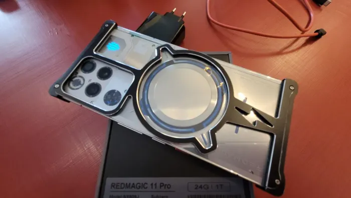 Celular Redmagic 11 Pro Plus, Snapdragon 8 Elite Gen 5, 24 GB de RAM, 1 TB Armazenamento.