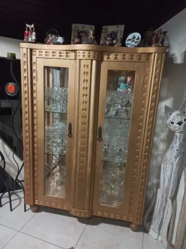 vendo cristaleira na cor ouro antiga