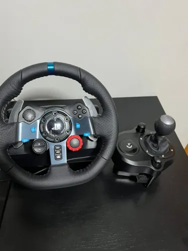Volante Gamer Logitech G29 Driving Force para PlayStation e PC