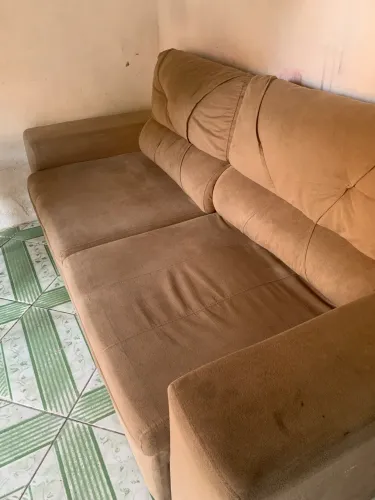 Sofá retrátil 2 lugares espaçoso 