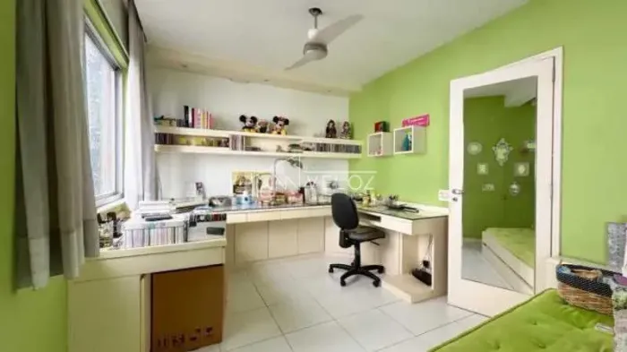 Apartamento : / Residencial / Cosme Velho