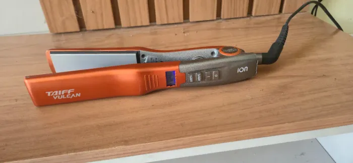 Prancha taiff profissionall 250 C