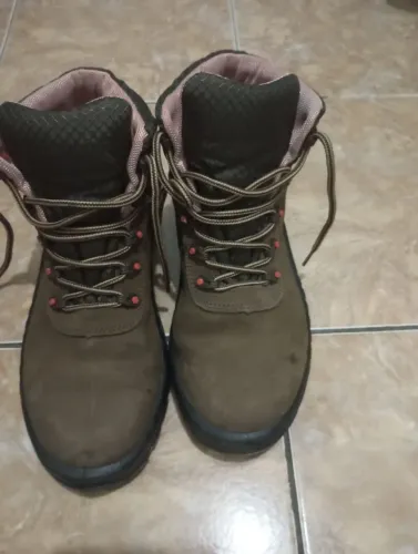 Vendo Botina de Segurança N 42