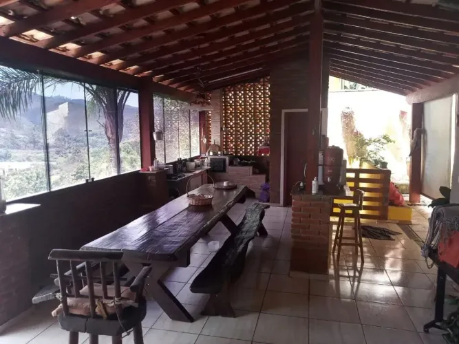 Imóvel para venda possui 200 m² com 5 quartos em Zona Rural - Paraibuna - SP