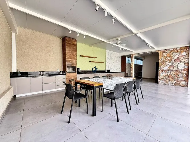 CASA DE ALTO PADRÃO - SERRANO