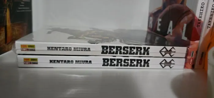 Mangá berserk volume 1 