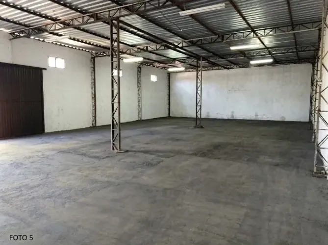 Galpão comercial de 720m2 saída de Três Lagoas barato