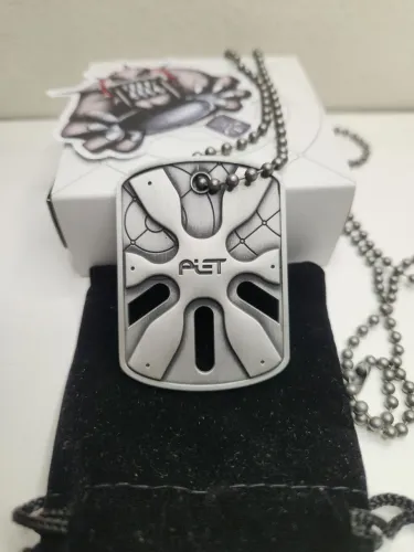 Oakley Piet Dog Tag
