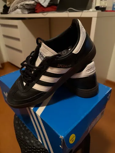 ADIDAS SPEZIAL