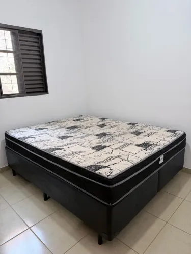 Cama Box Queen Size com Colchão Ortopédico