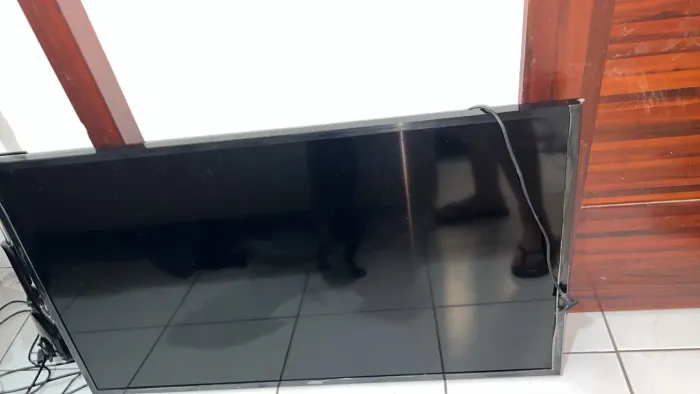 Tv Samsung 43 com defeito no display, áudio funciona normalmente 