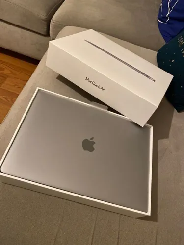 MACBOOK AIR M1 8/256GB LACRADO