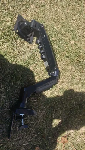 Suporte articulado para monitor