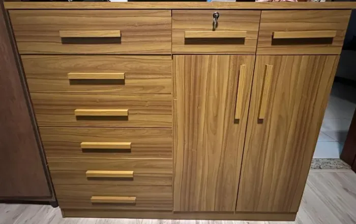 Cômoda 8 Gavetas e 2 Portas - Estado de Nova!
