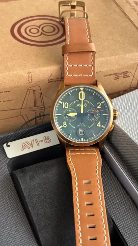Relógio AVI-8 Spitfire Lock bronze 