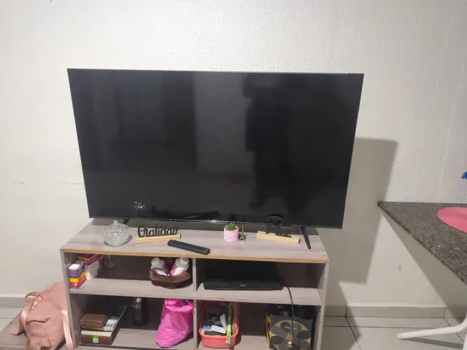 Tv com somente a tela quebrada 