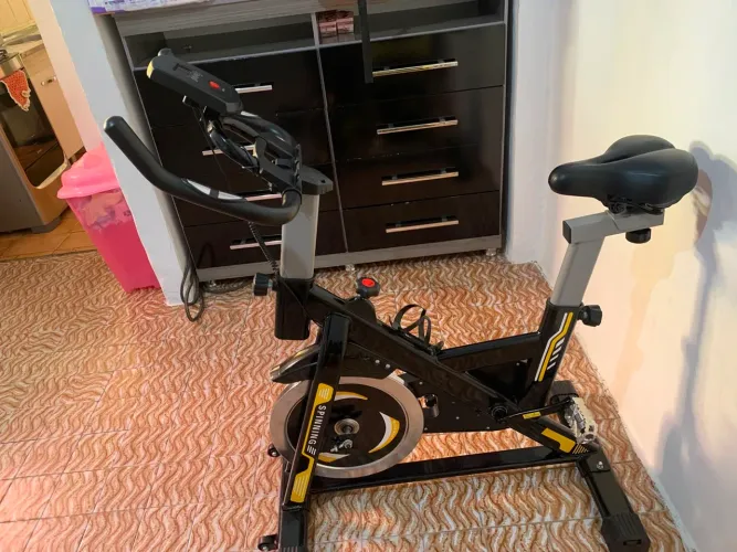 Bicicleta ergométrica spinning