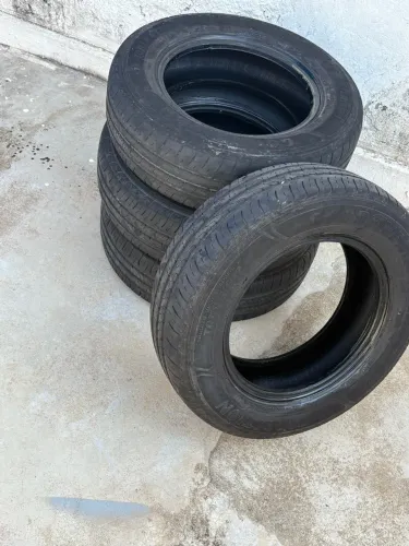 Pneu aro 13 Goodyear 175/70 4 pneus