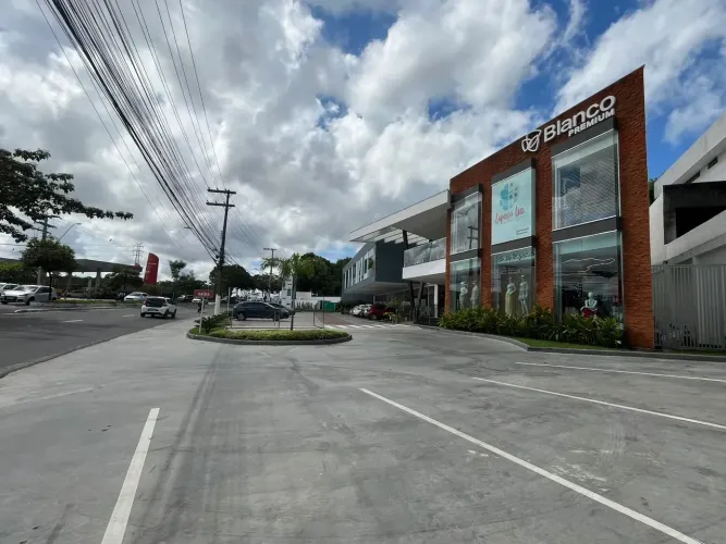 Shopping Blanco Premium (Próx. a SUHAB)