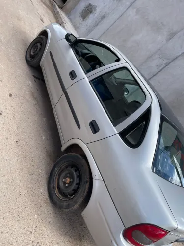 Chevrolet Corsa Sedan 1.0 MPFI 8V 71cv 4P 2004