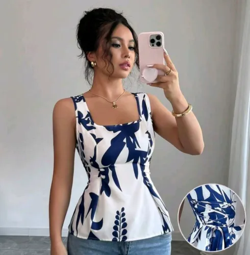 BLUSA COM ESTAMPA E TIRAS NAS COSTAS G