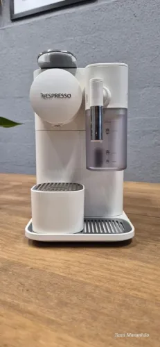 Maquina de cafe NESPRESSO LATISSÍMA 