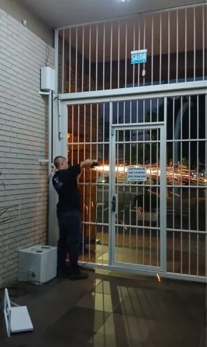 ? CONSERTO DE PORTÃO E SERVIÇOS DE SERRALHERIA