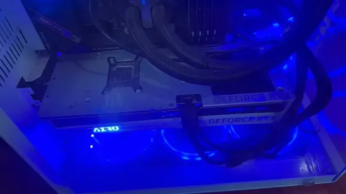 Placa de Video Gigabyte GeForce RTX 5080 Aero SFF OC, 16GB, GDDR7, 256-bit, GV-N5080AERO-O