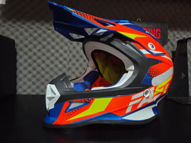 Capacete de Moto estilo Cross! 