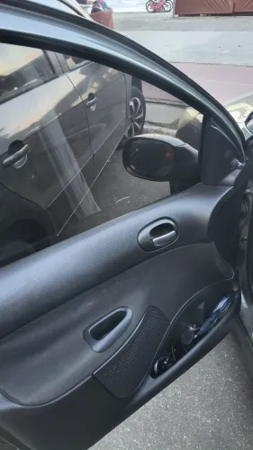 Peugeot 207 Sedan Passion XR 1.4 Flex 8V 4P 2011