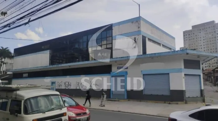 Galpão com 570m2 e 6 vagas em ótima localização na Cidade Ademar