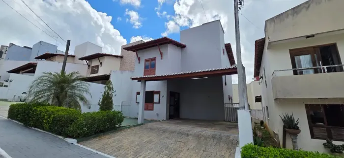 Alugar - Casa Duplex em Condomínio Fechado em Nova Parnamirim - 4/4 Suítes - 200m²