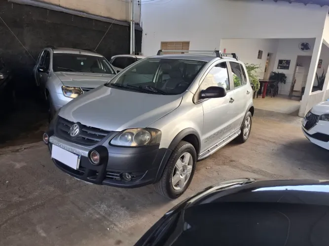 Volkswagen Crossfox 1.6 MI Total Flex 8V 5P 2009