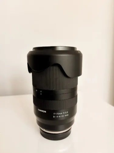 Tamron 17-70mm F/2.8 Di III-A VC RXD para Fujifilm X | Nunca Usada