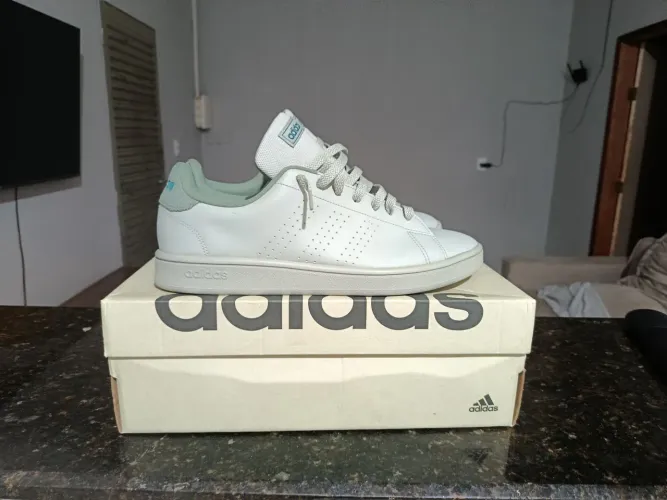 Vendo Adidas n° 41 novíssimo!!