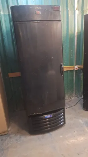 Vendo cervejeira metal frio de 470 litros 220vlts