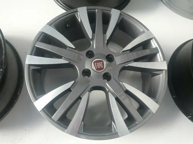 Roda aro 17 Fiat Palio Sporting Grafite com diamantado 4X98 jogo