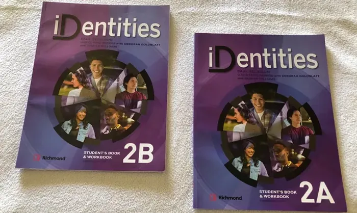 2 Livros de inglês Identities 2A e 2B Richmond