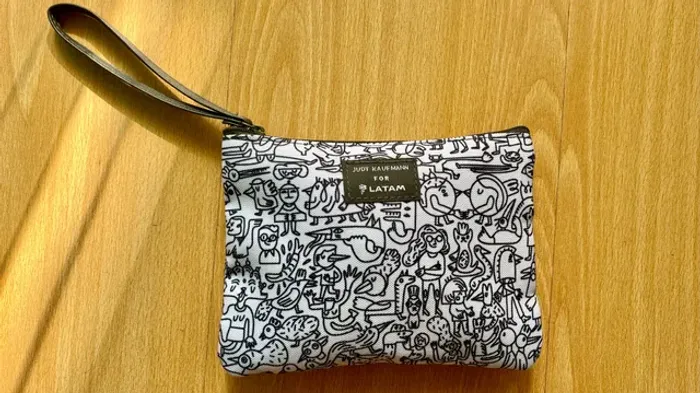 Necessaire Judy Kaufmann completa - Latam 