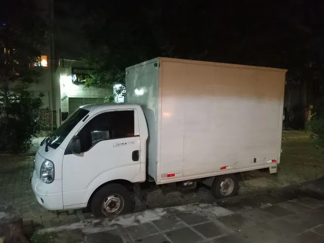 Faço fretes bons preços sou do centro de Porto Alegre 